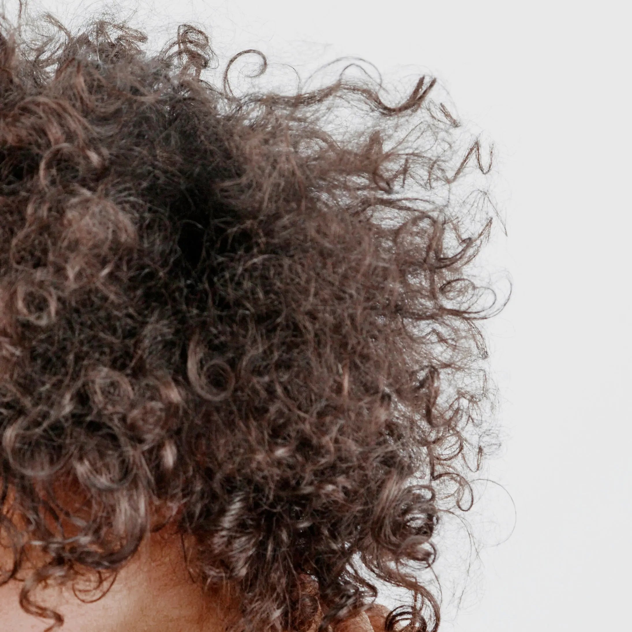 Comment lutter contre les frisottis ? ➰